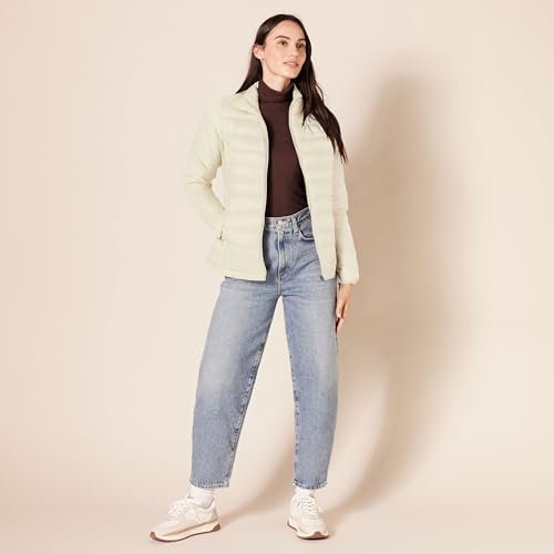 Amazon Essentials Women's Lightweight Long-Sleeve Water-Resi...