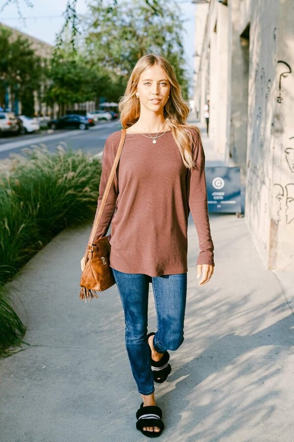 Tassel Accent Crossbody Bag with Flap Top (White)