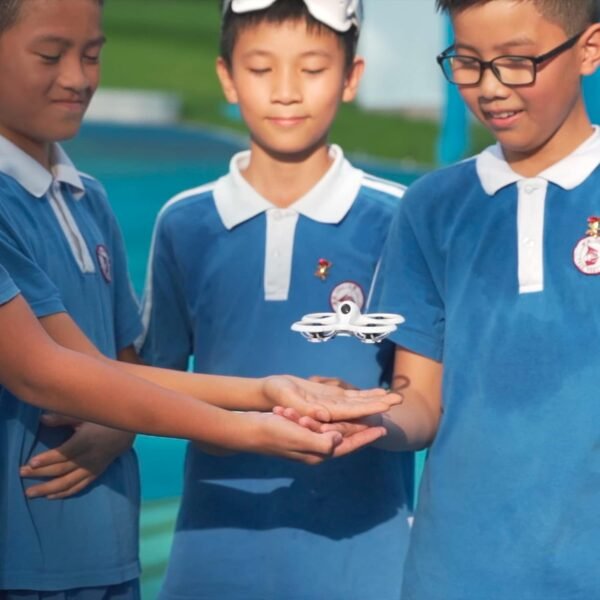 61AEj8WrU1L._AC_SL1500_.jpg BETAFPV Cetus Pro FPV Drone Kit with 3 Flight Modes Altitude Hold Emergency Landing Self Protection Turtle Mode with Radio Transmitter Goggles for FPV Beginners Player-to-Pilot