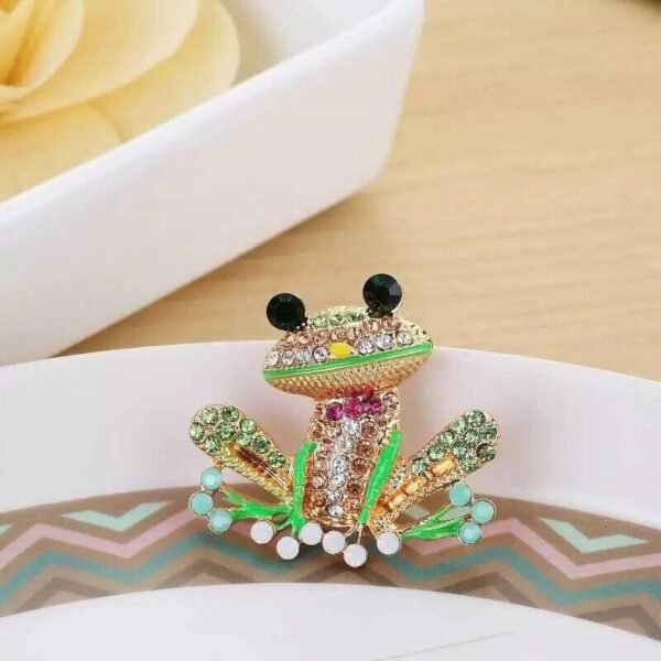 Green Frog Brooch Pins for Women, Cute Rhinestone Inlaid Fro...